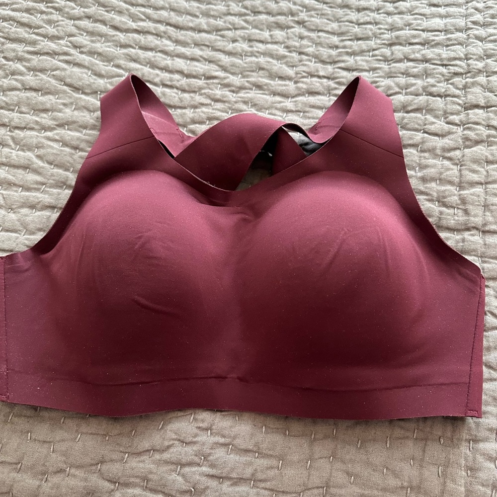 lululemon sports bra dark burgundy color 36D